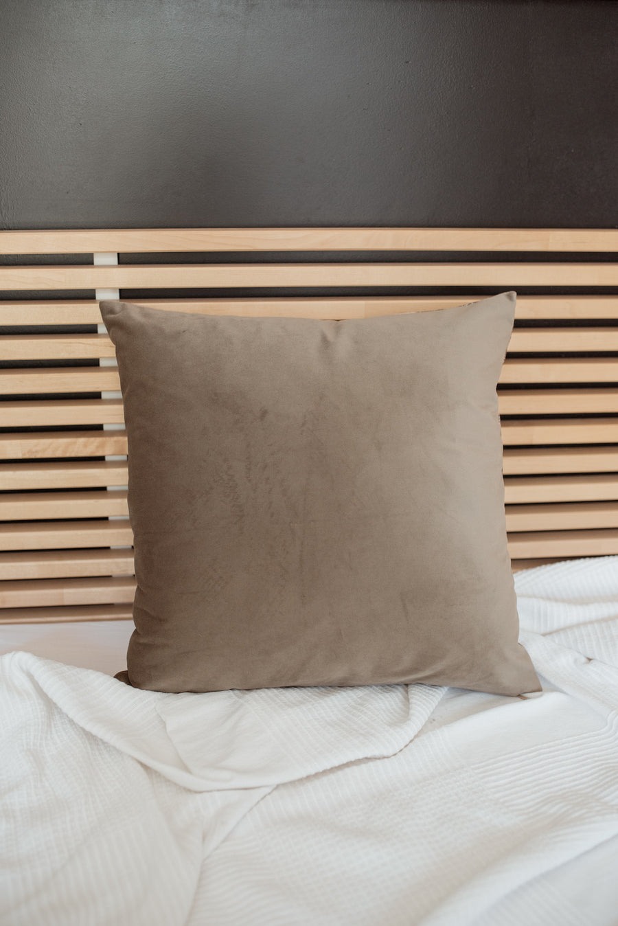 Poduszka Hood Beige - welur - wkład IKEA 50x50 cm