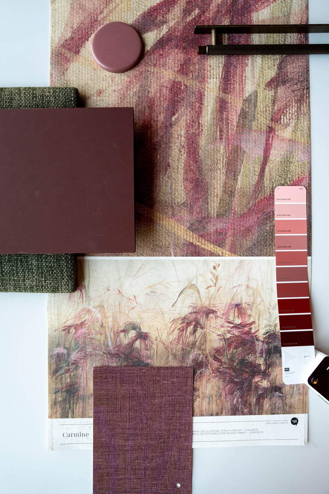 Carmine – Bespoke Wallpaper