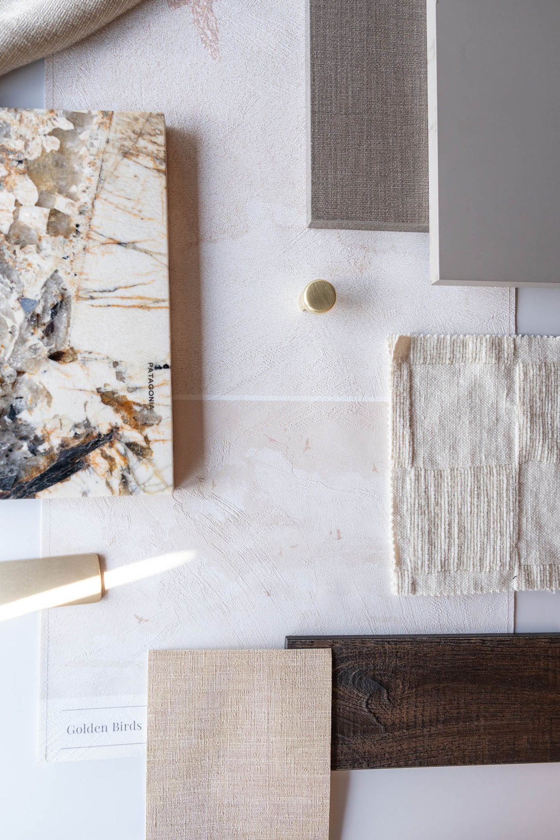 Golden Birds – Made-to-measure wallpaper